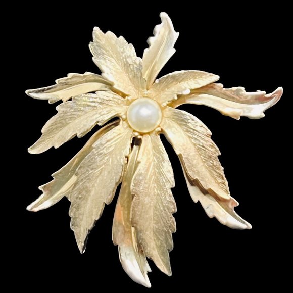 Vintage Emmons Gold Tone And Faux Pearl Floral Leaf Brooch (4627) - Picture 2 of 7